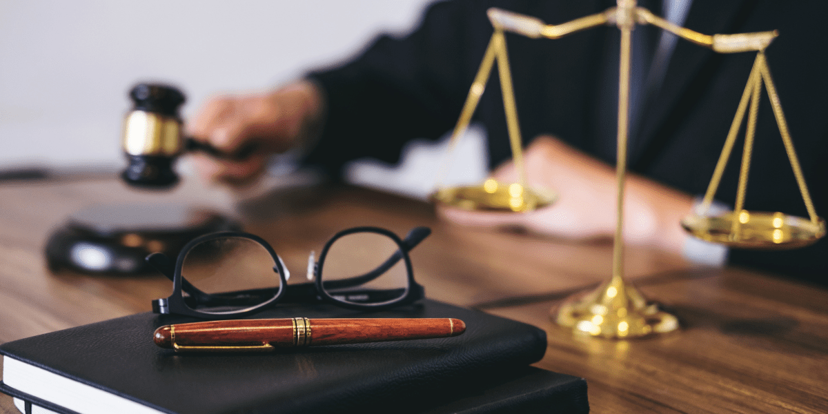 Commercial Lawyer in Delhi | Trusted Business Lawyer Near You